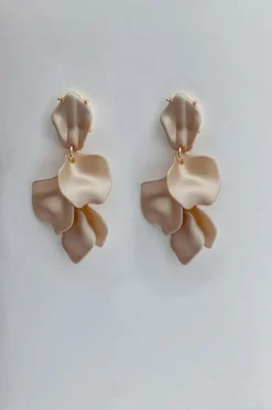 Bow 19 korvakorut, LEAF EARRING PEARL Vaalea Beige