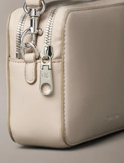 Calvin Klein Accessories naisten laukku Webbing Double Strap Camera Bag, vaalea beige