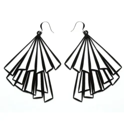 Coruu korvakorut, Ougi Musta