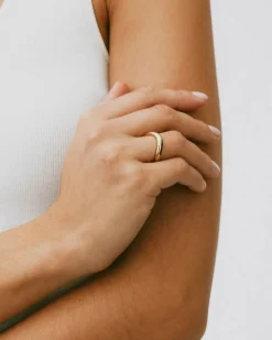 Edblad sormus, SELENA RING GOLD Kullankeltainen