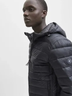 Jack and Jones miesten takki JJEBRADLEY LIGHT PUFFER HOOD NOOS, musta