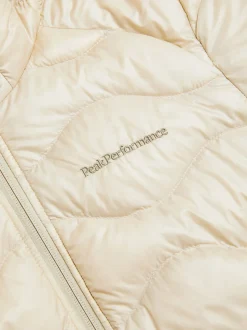 Peak Performance naisten kevytuntivatakki W Helium Down Hood Jacket, luonnonvalkoinen