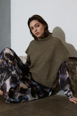 Philosophy Blues Original naisten neuleliivi, VALLIO KNIT VEST Armeijanvihreä