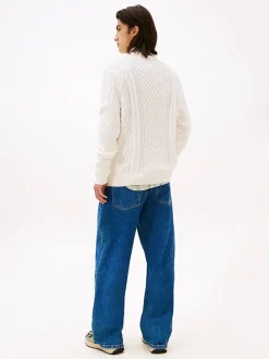 Tommy Jeans miesten neulepusero, TJM SLM BADGE CABLE KNIT SWEATER Valkoinen