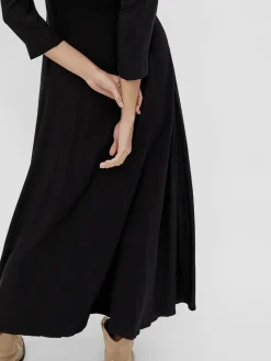 Y.A.S Naisten Maksimekko YASSAVANNA LONG SHIRT DRESS Black Mille